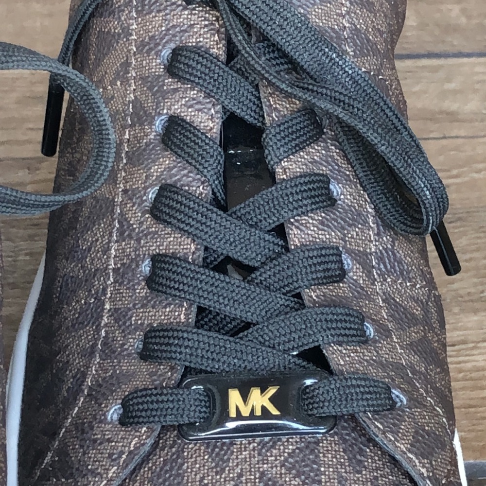 Michael Kors Catelyn Lace Up Sneaker - Picture 8 of 16